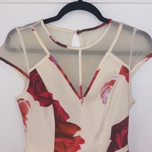 Guess floral peplum blouse cape sleeves rose print mesh V neck Size XS - Picture 3 of 10